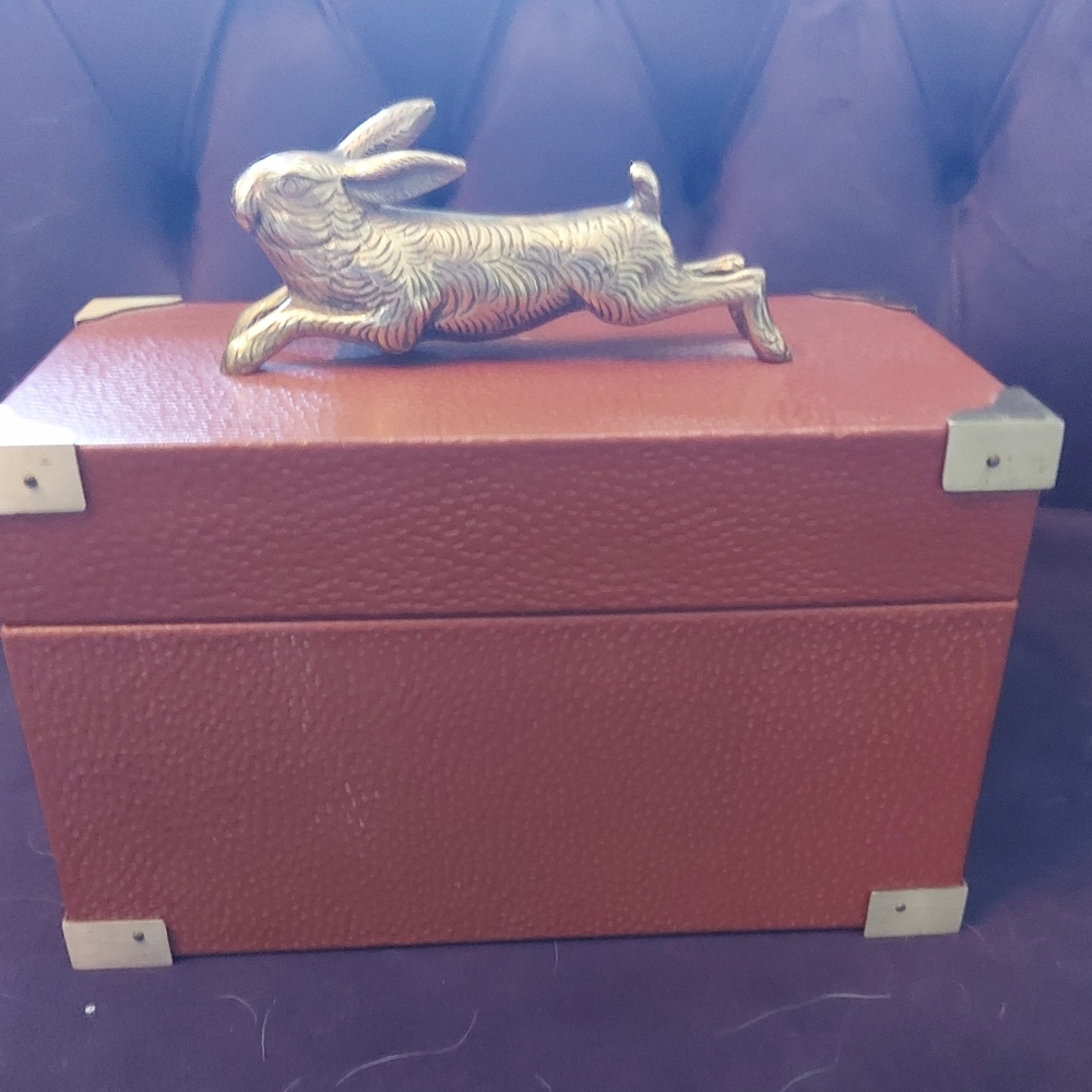 Italian Rabbit jewelry box.